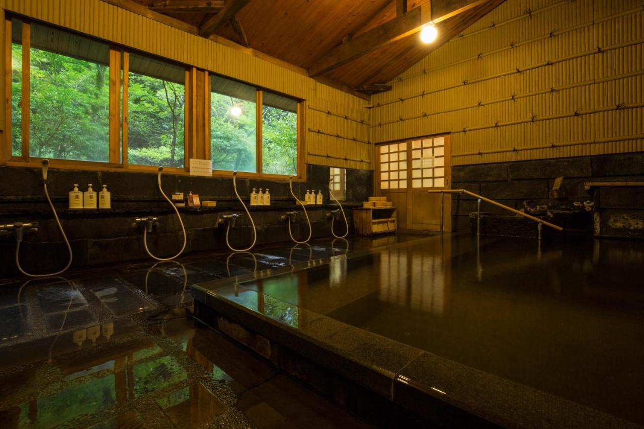 Kurokawa Onsen Oku No Yu Hotell Minamioguni Exteriör bild