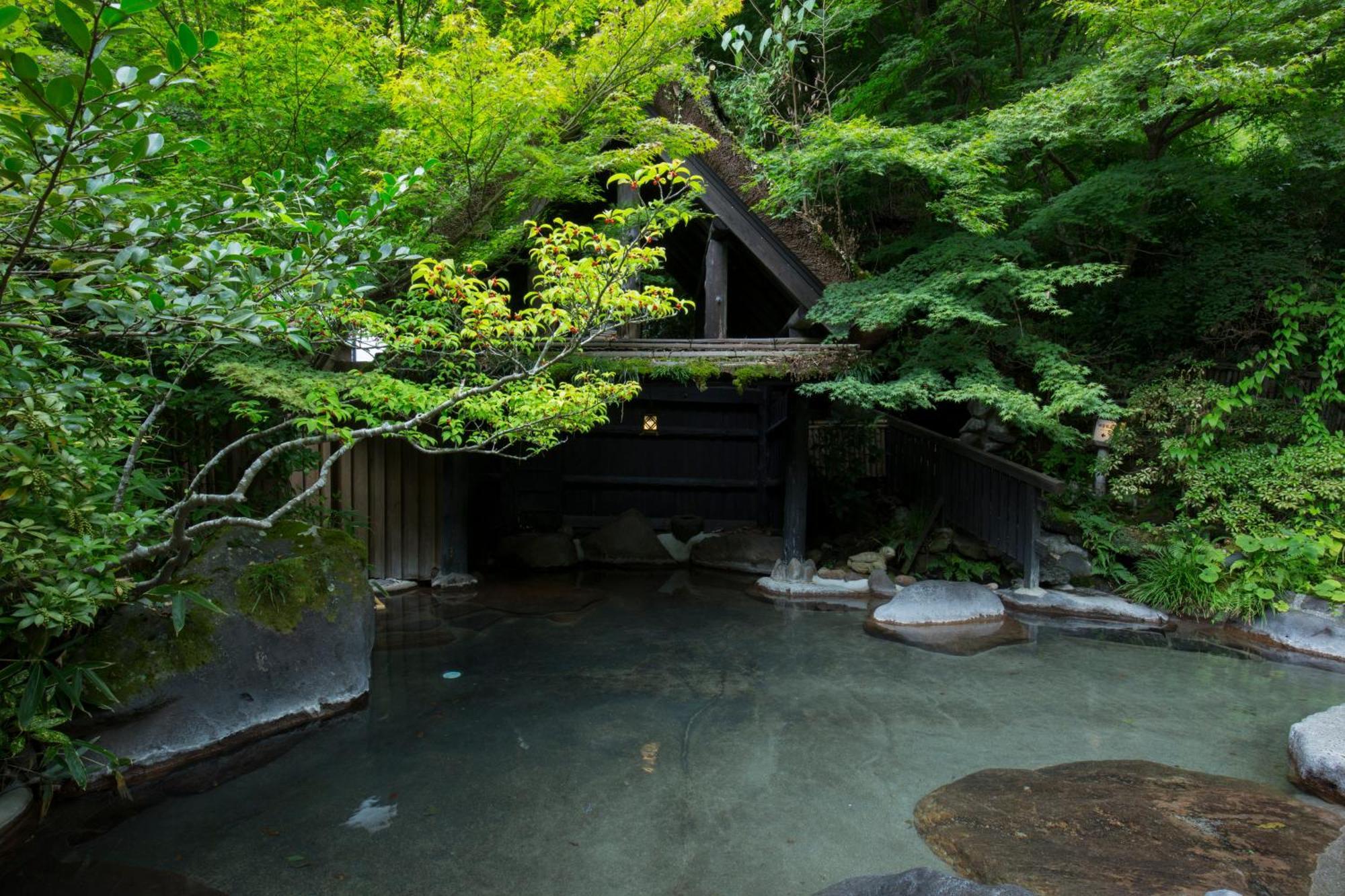 Kurokawa Onsen Oku No Yu Hotell Minamioguni Exteriör bild