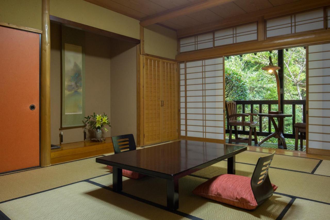 Kurokawa Onsen Oku No Yu Hotell Minamioguni Exteriör bild