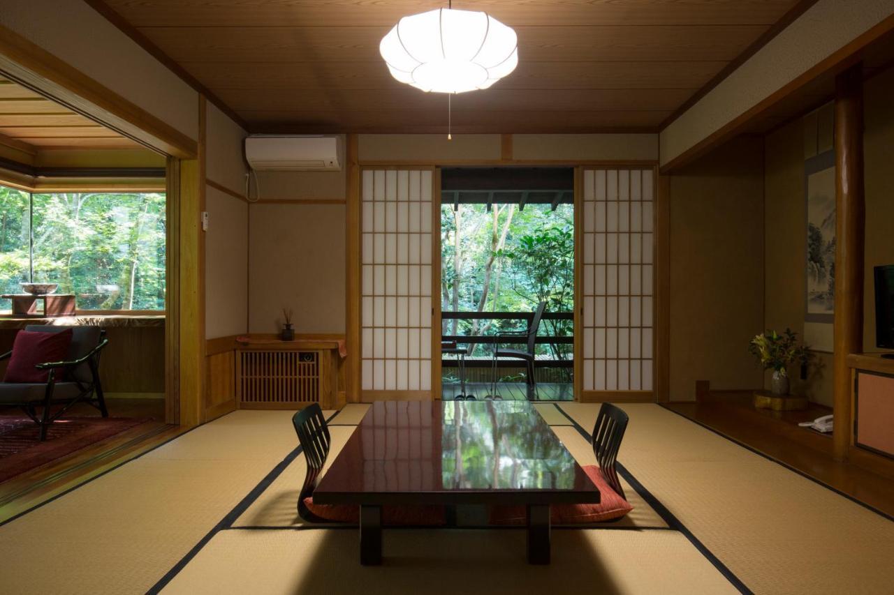 Kurokawa Onsen Oku No Yu Hotell Minamioguni Exteriör bild