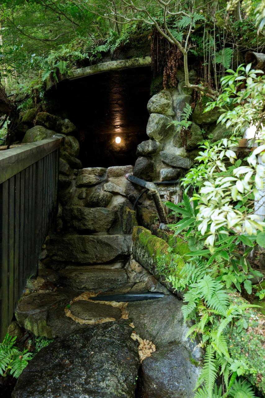 Kurokawa Onsen Oku No Yu Hotell Minamioguni Exteriör bild