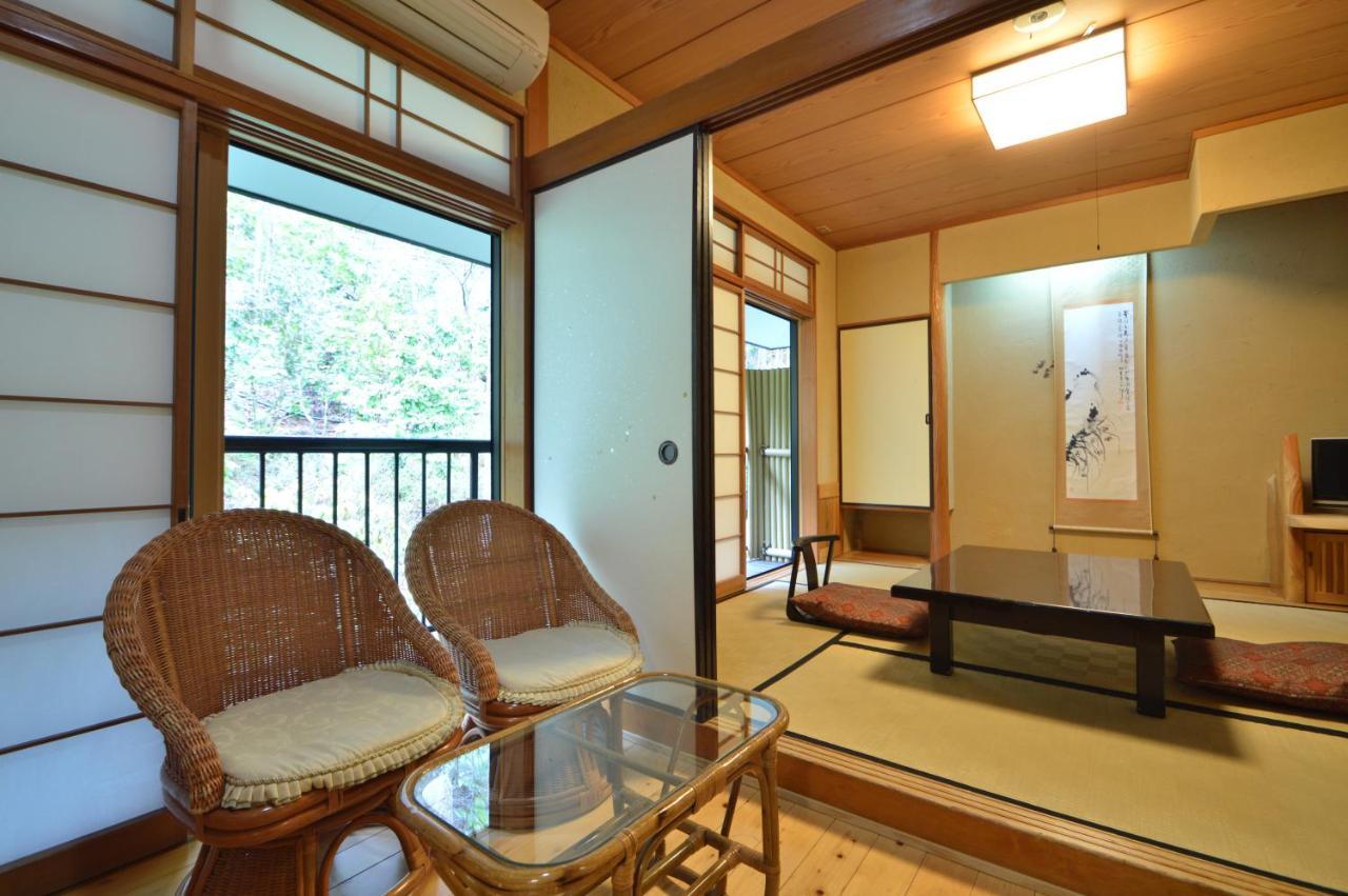 Kurokawa Onsen Oku No Yu Hotell Minamioguni Exteriör bild