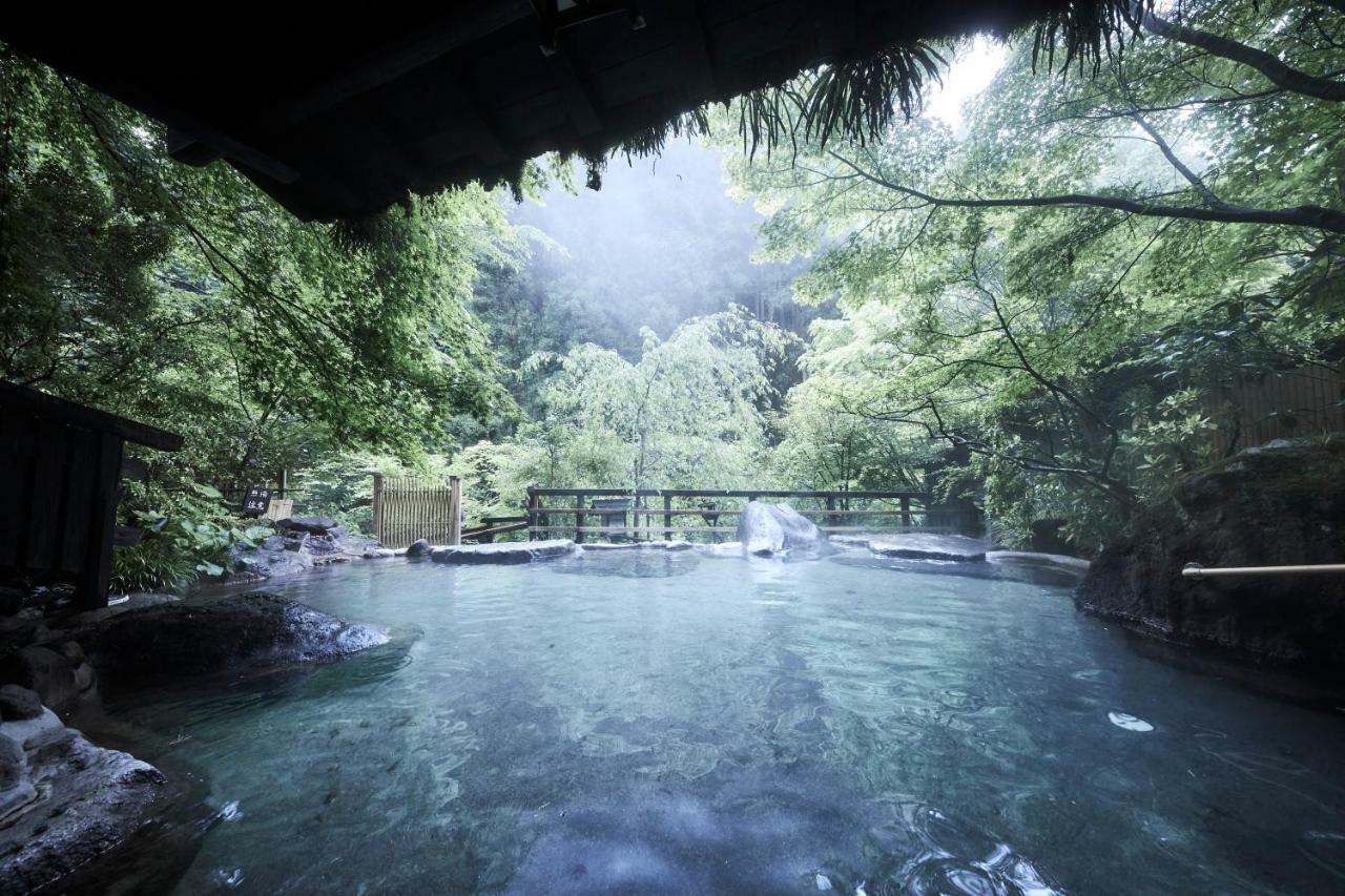 Kurokawa Onsen Oku No Yu Hotell Minamioguni Exteriör bild