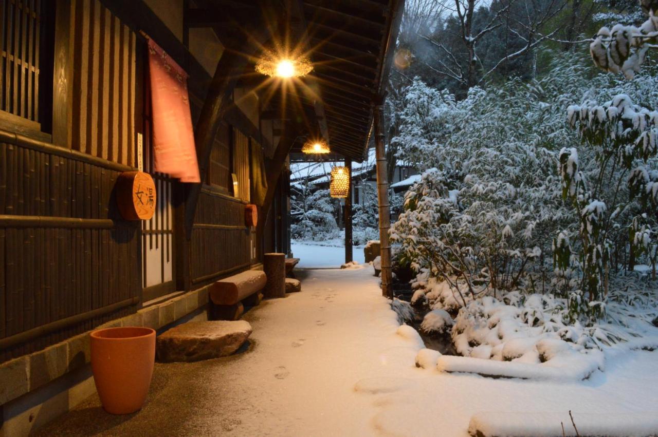 Kurokawa Onsen Oku No Yu Hotell Minamioguni Exteriör bild